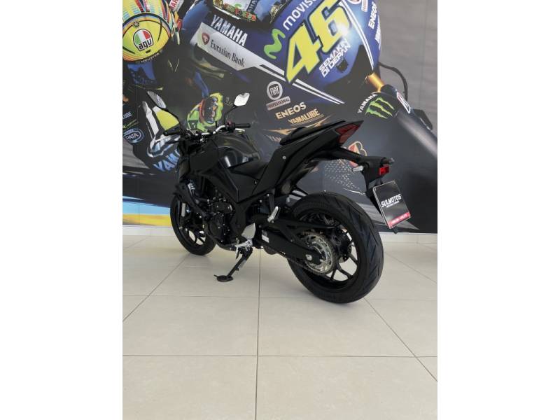 YAMAHA - MT - 2023/2024 - Preta - R$ 30.900,00