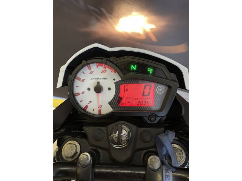 YAMAHA - FAZER - 2015/2015 - Branca - R$ 11.900,00