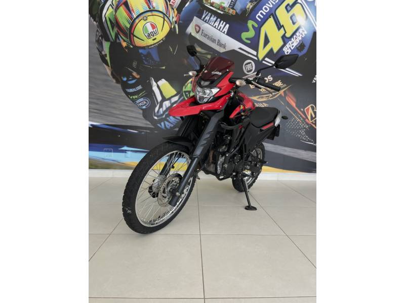 YAMAHA - XTZ 250 - 2023/2024 - Vermelha - R$ 27.900,00