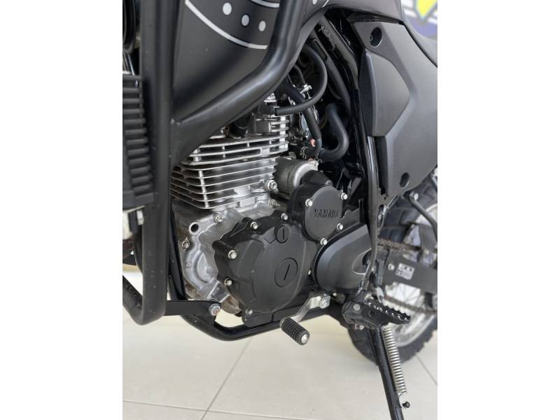 YAMAHA - XTZ 250 - 2023/2024 - Vermelha - R$ 27.900,00