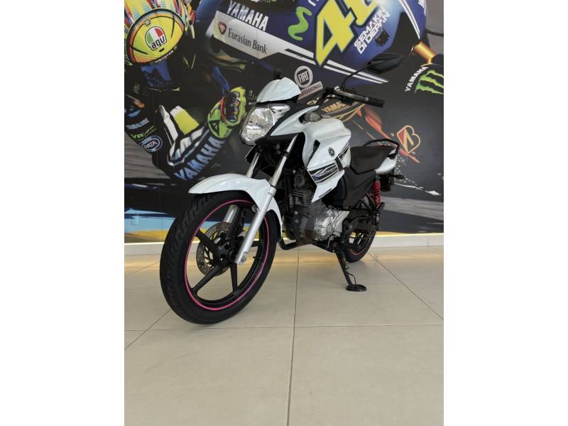 YAMAHA - FAZER - 2015/2015 - Branca - R$ 11.900,00