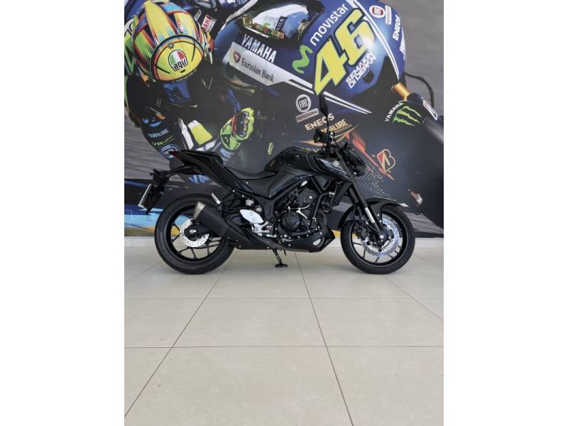 YAMAHA - MT - 2023/2024 - Preta - R$ 30.900,00