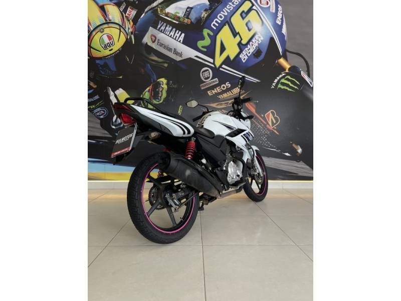 YAMAHA - FAZER - 2015/2015 - Branca - R$ 11.900,00