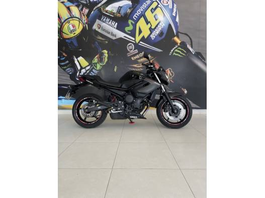 YAMAHA - XJ6 N - 2014/2015 - Preta - R$ 39.900,00