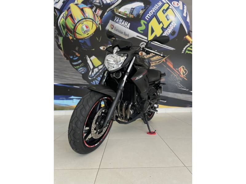 YAMAHA - XJ6 N - 2014/2015 - Preta - R$ 39.900,00