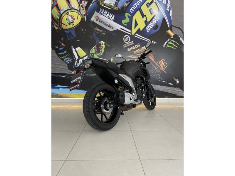 YAMAHA - FAZER - 2022/2022 - Preta - R$ 21.900,00