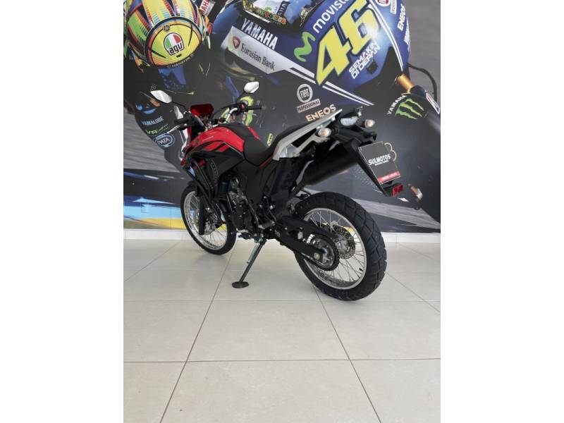 YAMAHA - XTZ 250 - 2023/2024 - Vermelha - R$ 27.900,00