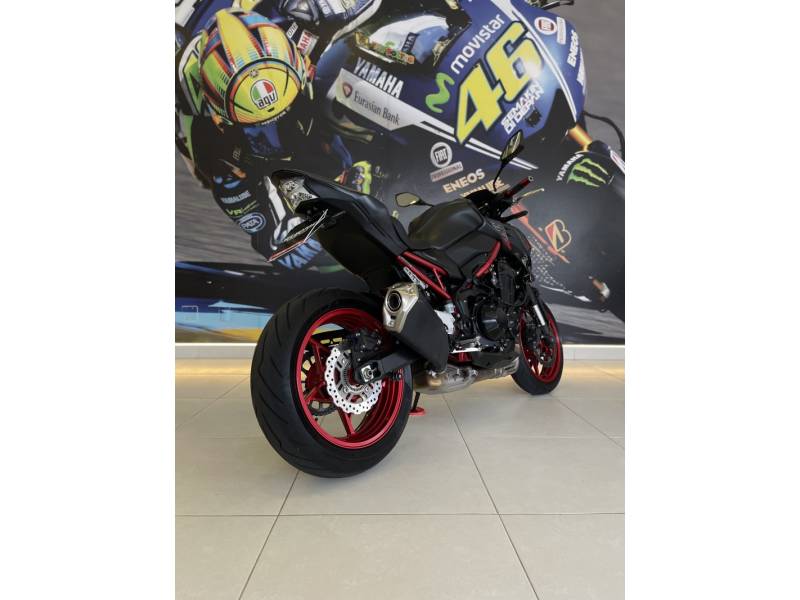 KAWASAKI - Z900 - 2021/2021 - Preta - R$ 51.900,00