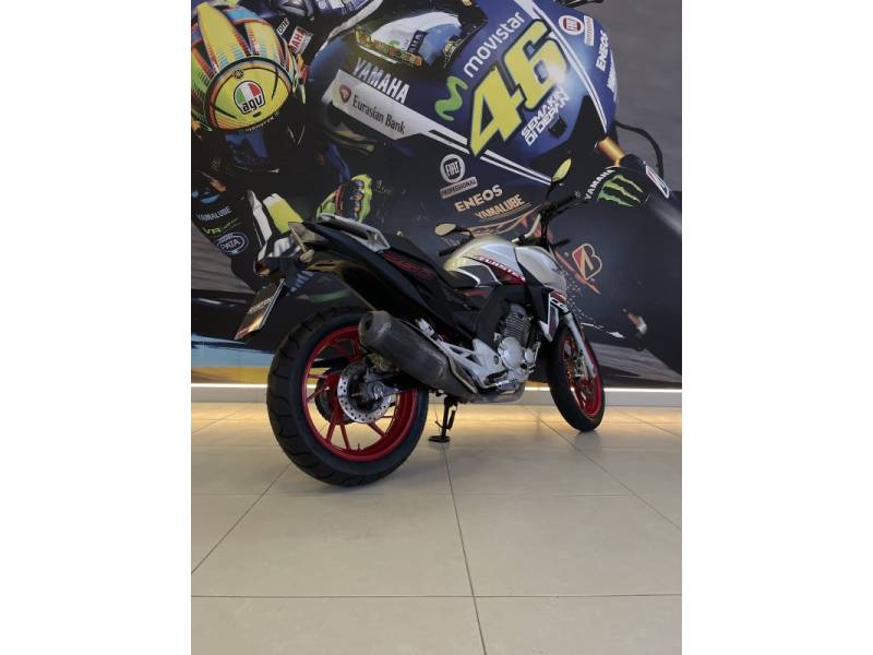 HONDA - CB 250F TWISTER - 2021/2021 - Prata - R$ 20.900,00