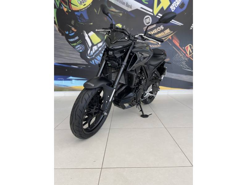 YAMAHA - MT - 2023/2024 - Preta - R$ 30.900,00