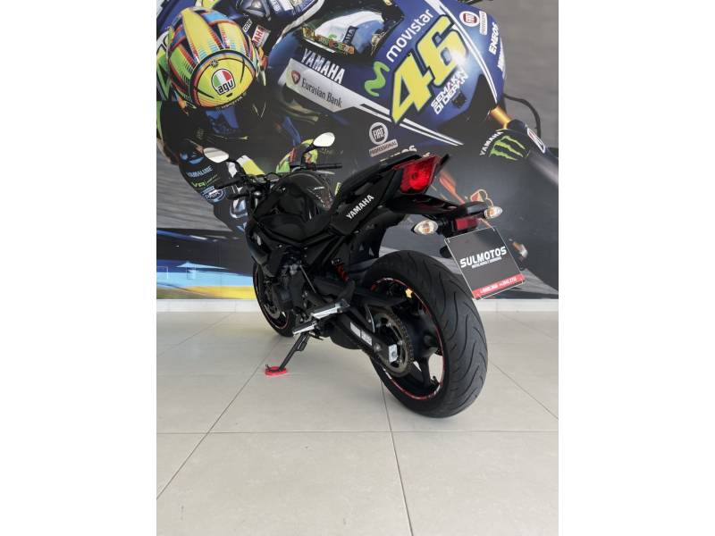 YAMAHA - XJ6 N - 2014/2015 - Preta - R$ 39.900,00