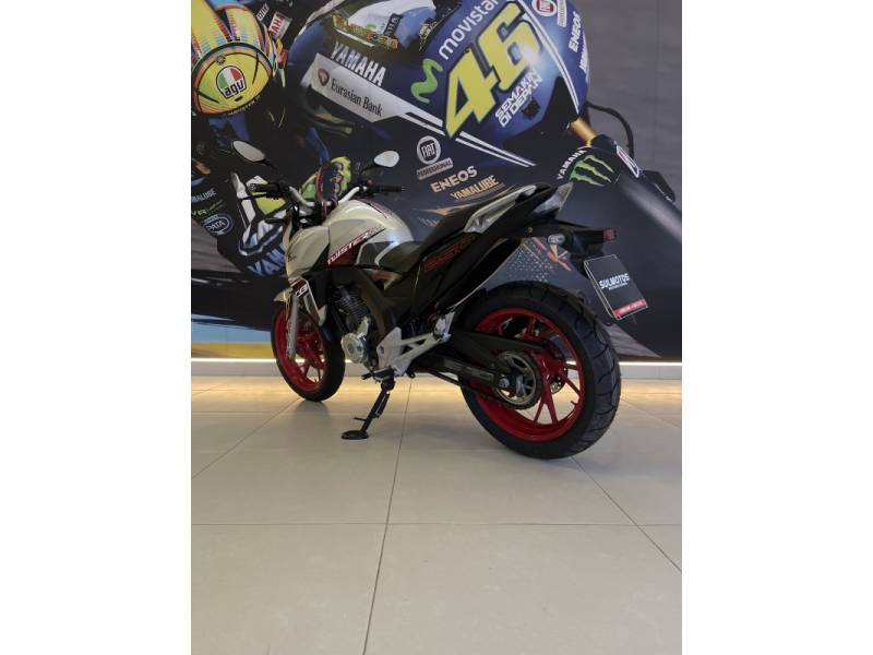 HONDA - CB 250F TWISTER - 2021/2021 - Prata - R$ 20.900,00