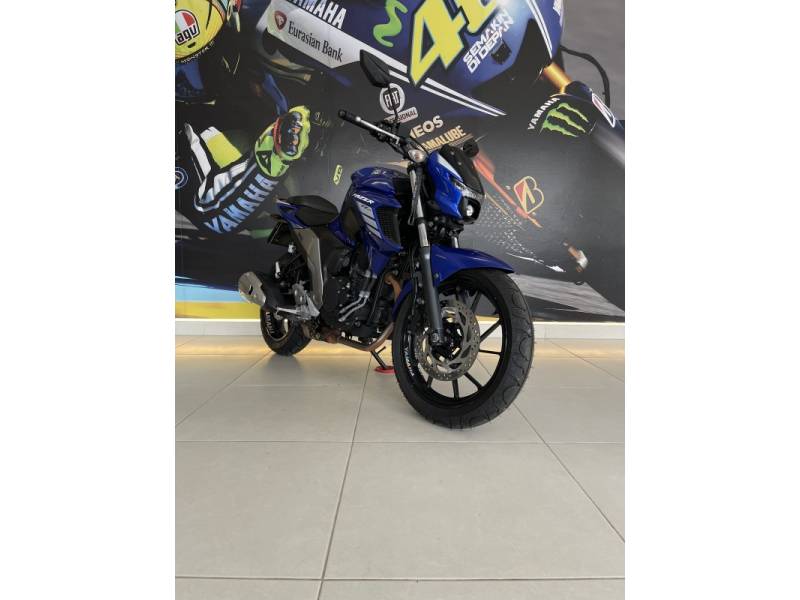 YAMAHA - FAZER - 2021/2022 - Azul - R$ 21.900,00