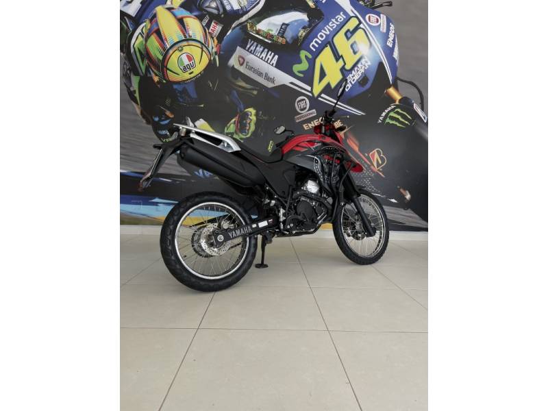 YAMAHA - XTZ 250 - 2023/2024 - Vermelha - R$ 27.900,00