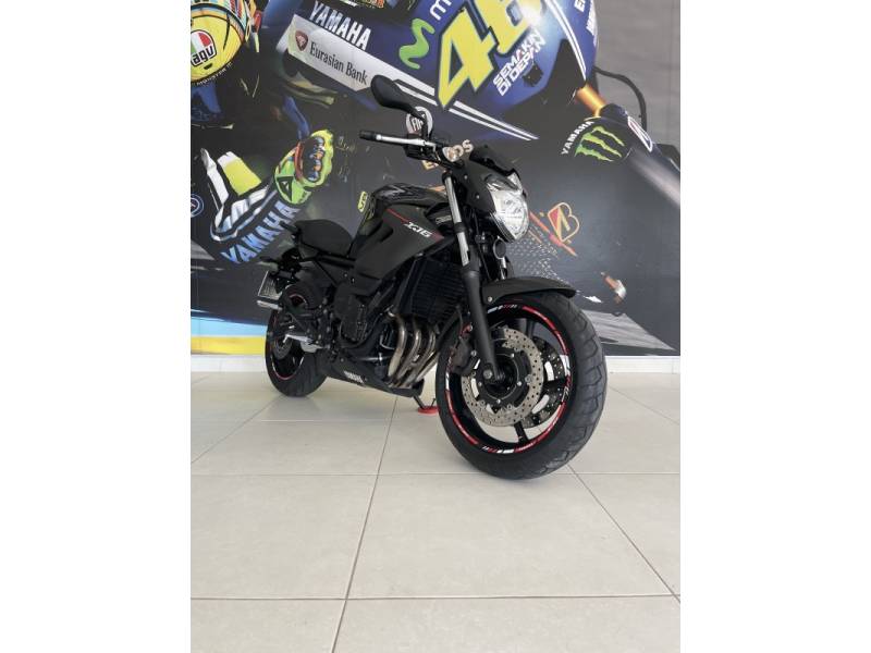 YAMAHA - XJ6 N - 2014/2015 - Preta - R$ 39.900,00