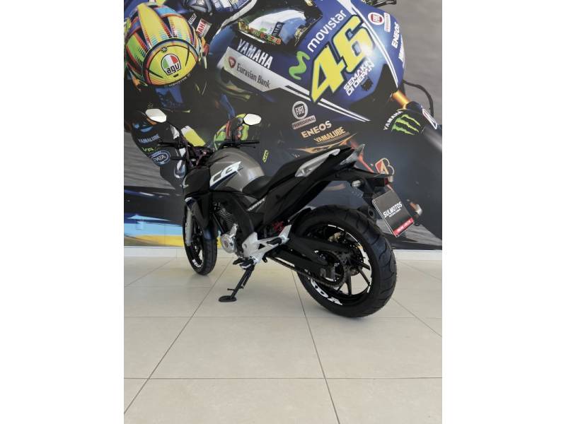 HONDA - CB 250F TWISTER - 2020/2020 - Prata - R$ 19.900,00