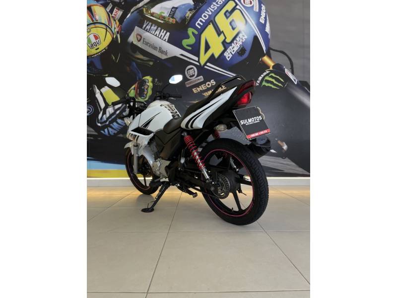 YAMAHA - FAZER - 2015/2015 - Branca - R$ 11.900,00