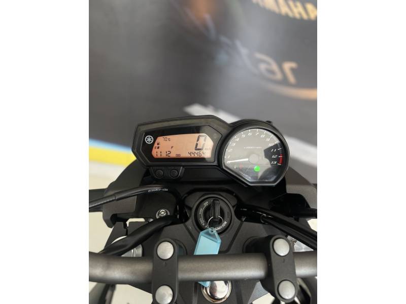 YAMAHA - XJ6 N - 2014/2015 - Preta - R$ 39.900,00