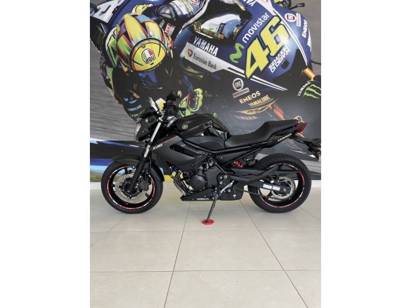 YAMAHA - XJ6 N - 2014/2015 - Preta - R$ 39.900,00