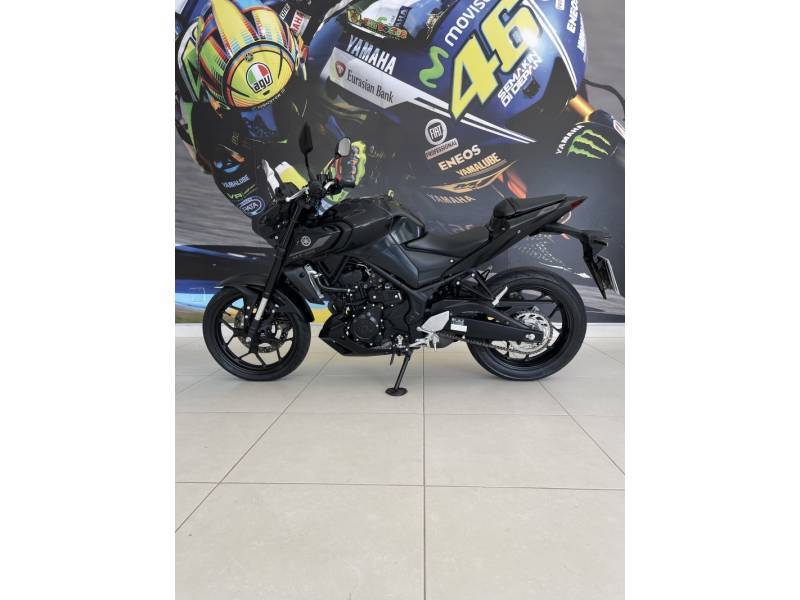 YAMAHA - MT - 2023/2024 - Preta - R$ 30.900,00