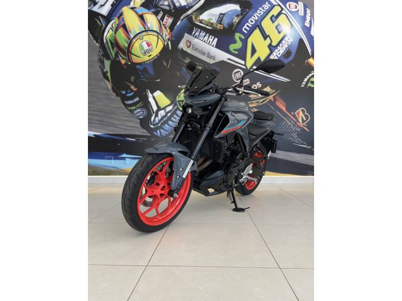 YAMAHA - MT - 2022/2023 - Cinza - R$ 31.900,00